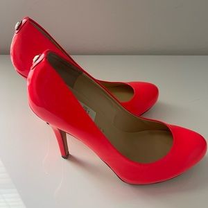 $125 Women’s pumps